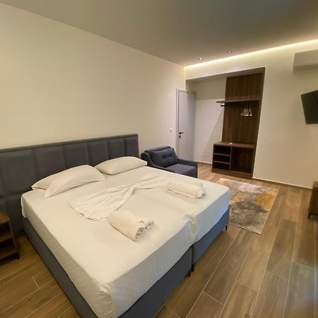Adriatik Hotel Vlore Exterior photo
