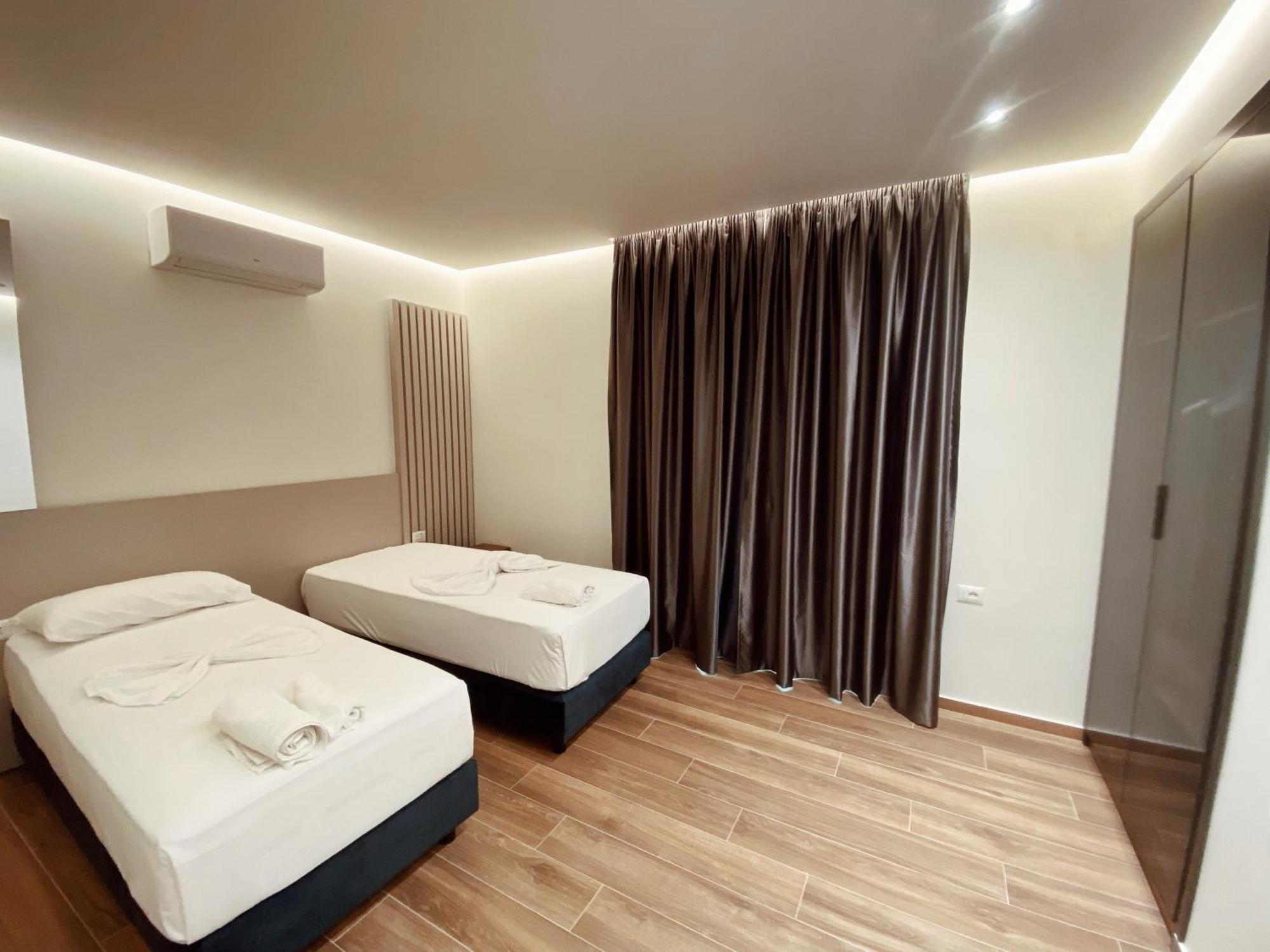 Adriatik Hotel Vlore Exterior photo