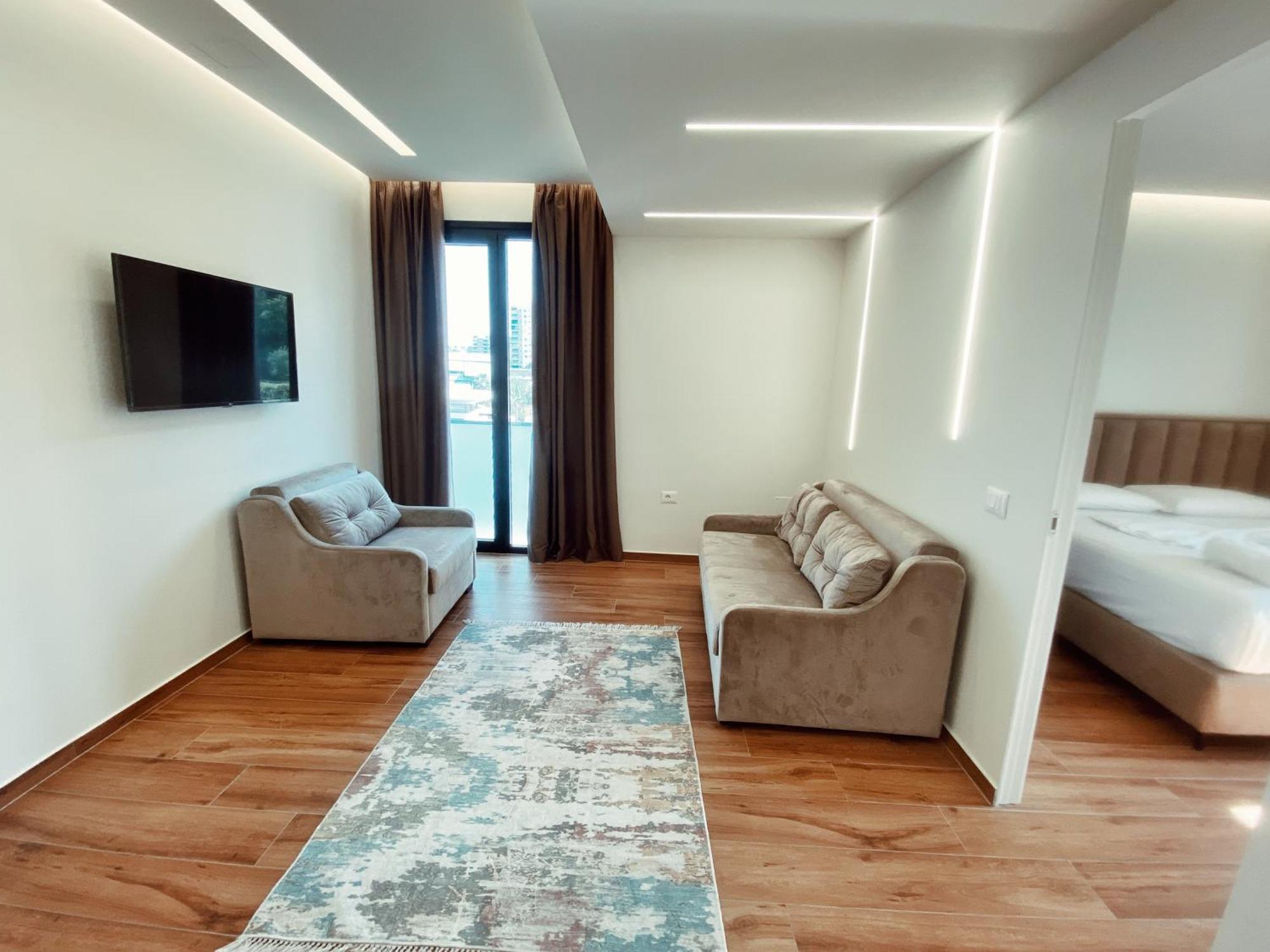 Adriatik Hotel Vlore Exterior photo
